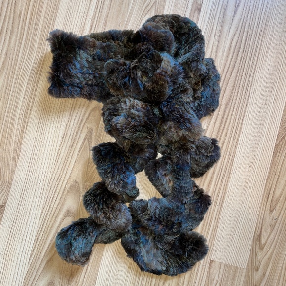 Dino Gaspari of Montreal, real fur scarf with spirals, in brown & blue. - Picture 4 of 8